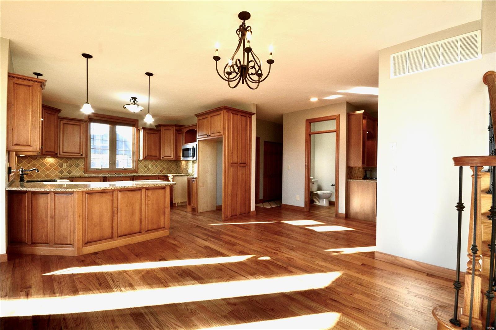 513 Torchlight Lane Lebanon, IL 62254 - Photo 17 of 63