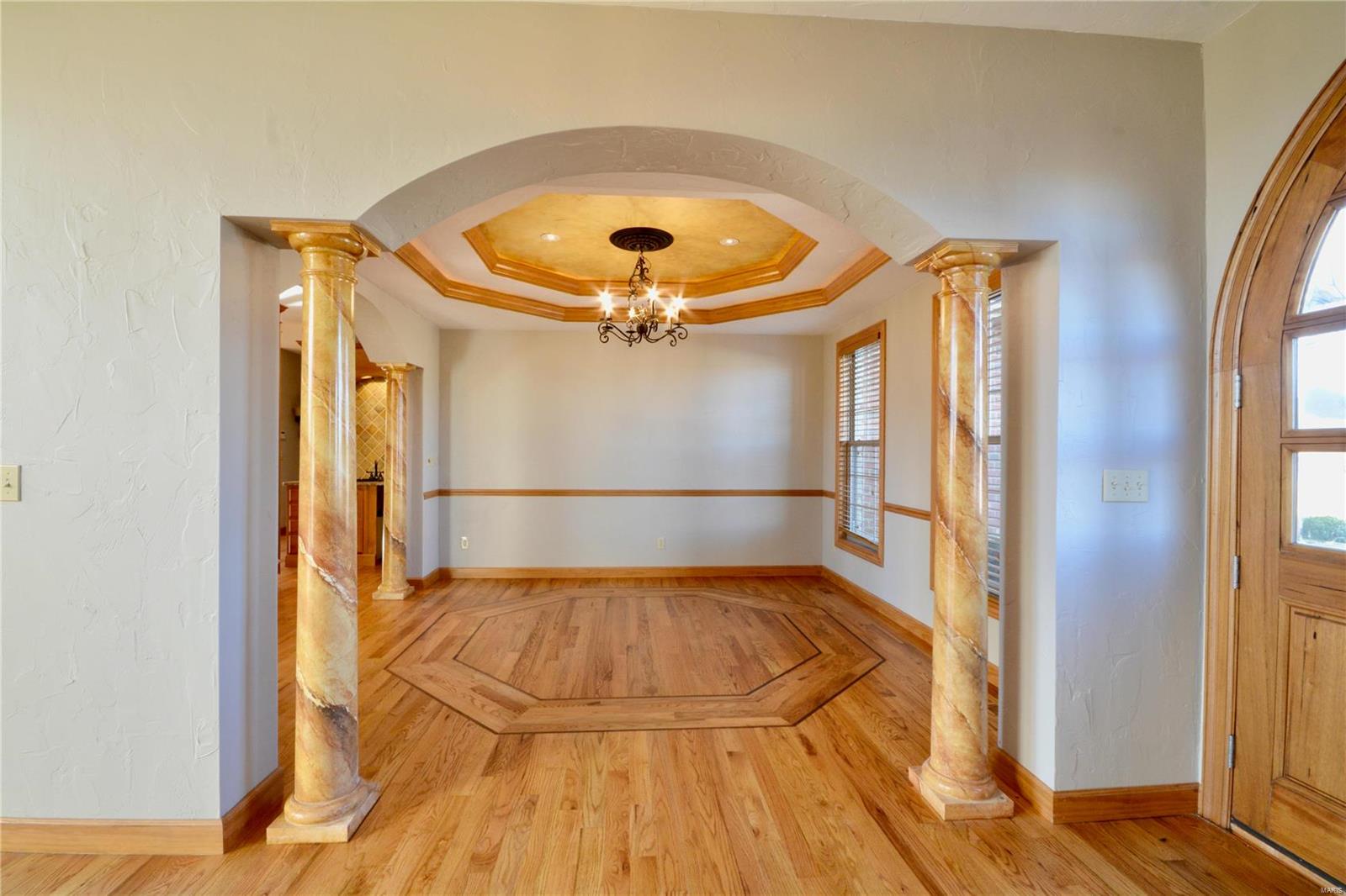 513 Torchlight Lane Lebanon, IL 62254 - Photo 4 of 63