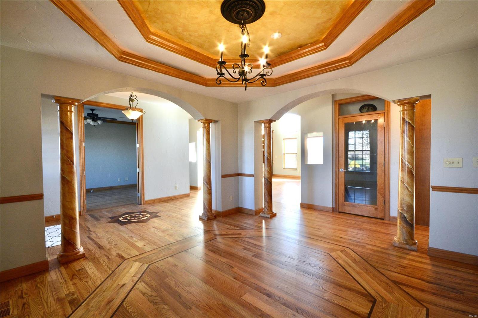 513 Torchlight Lane Lebanon, IL 62254 - Photo 7 of 63