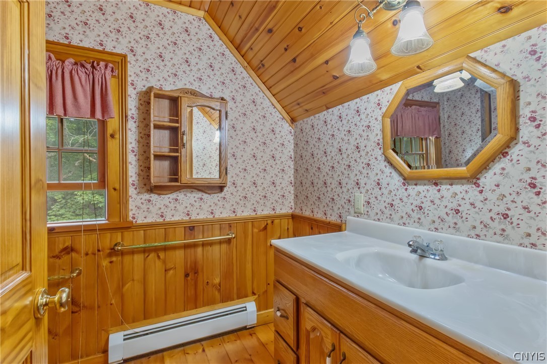 4004 Brunel Road Nelson, NY 13035 - Photo 24 of 43 Owner's bath