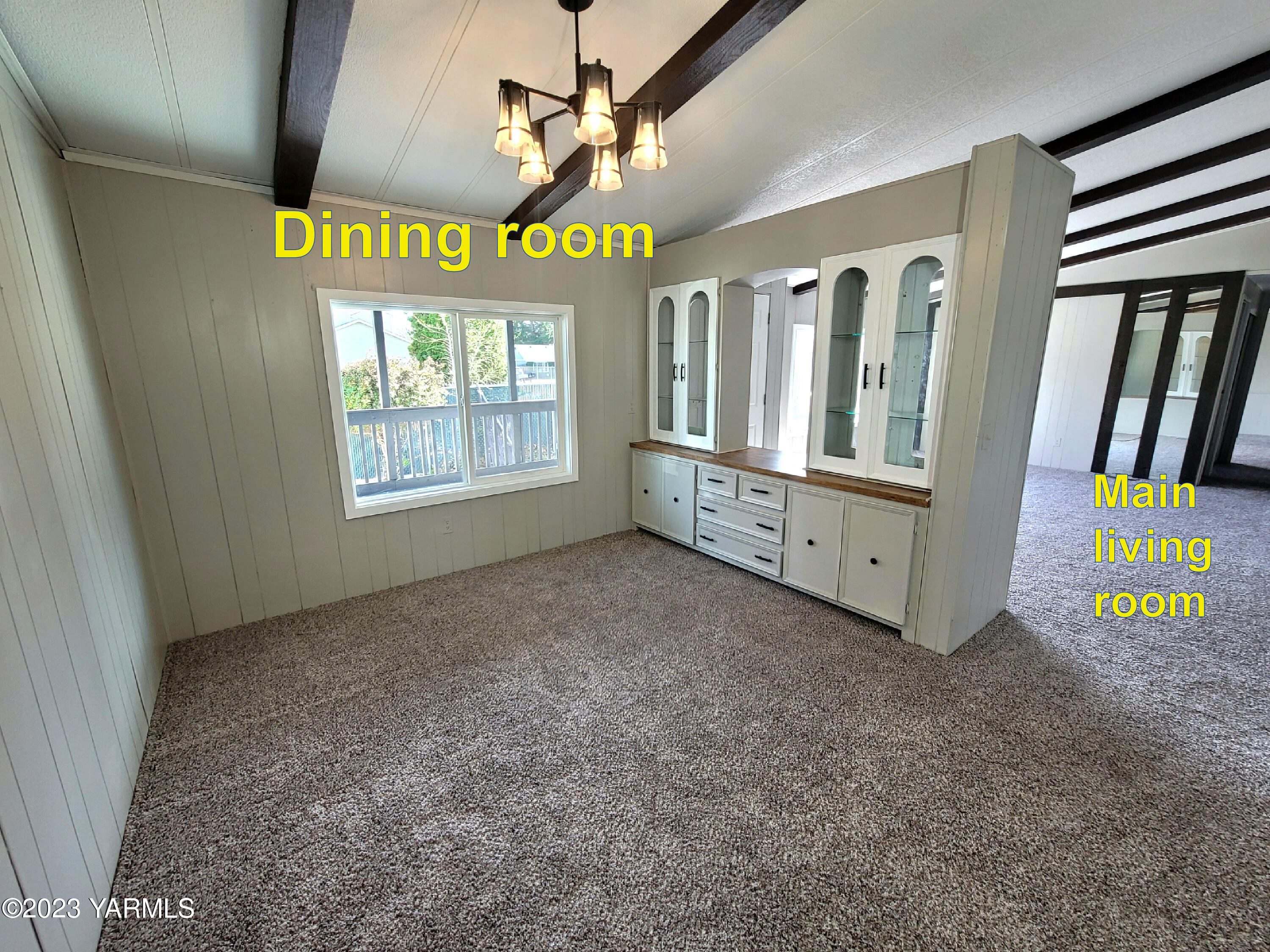 3005 Castlevale Road, Unit 50 Yakima, WA 98902 - Photo 4 of 16 a view of an entryway with a window