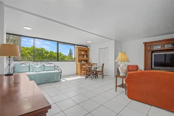 $2,200 | 2950 Southwest 3rd Avenue, Unit 3B, Miami, FL 33129