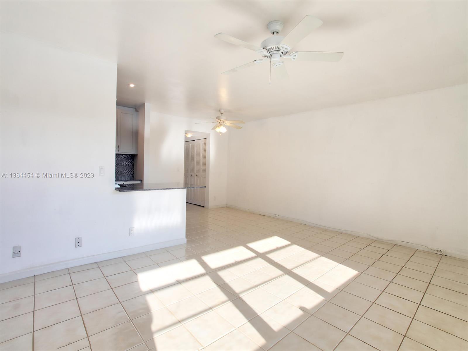 247 Preston F, Unit F Boca Raton, FL 33434 - Photo 3 of 15 Gallery Image 3