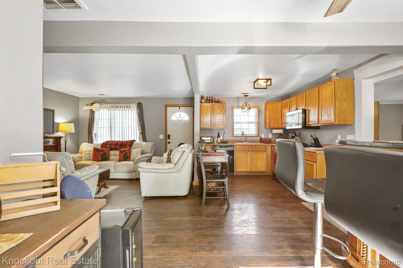 10061 Maple Road Birch Run, MI 48415 - Photo 16 of 32 10061 Maple Rd Birch Run-16.jpg