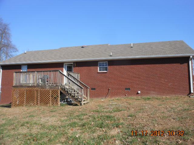 108 Switchboard Road Portland, TN 37148 - Photo 2 of 18 a backyard of a house