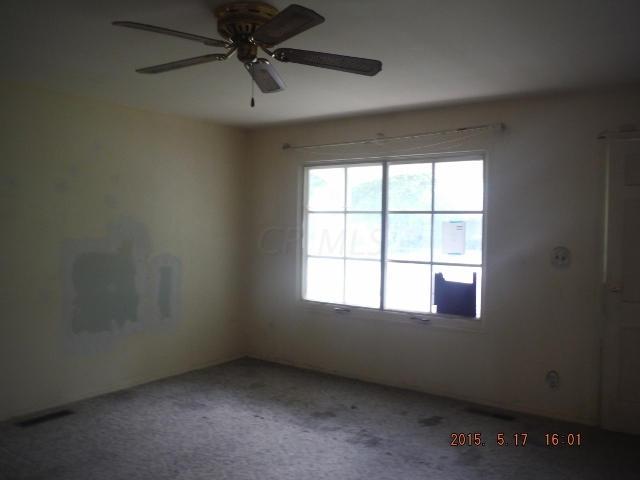 456 Lombard Road Columbus, OH 43228 - Photo 2 of 10