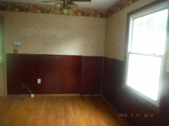 456 Lombard Road Columbus, OH 43228 - Photo 3 of 10