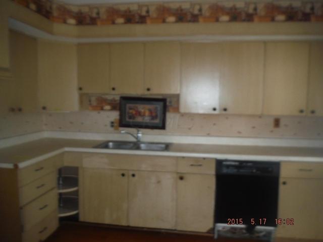 456 Lombard Road Columbus, OH 43228 - Photo 4 of 10