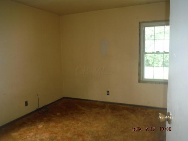 456 Lombard Road Columbus, OH 43228 - Photo 7 of 10