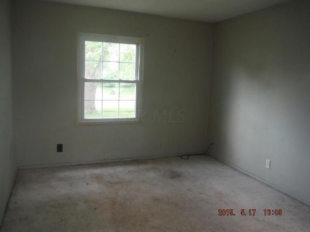 456 Lombard Road Columbus, OH 43228 - Photo 8 of 10