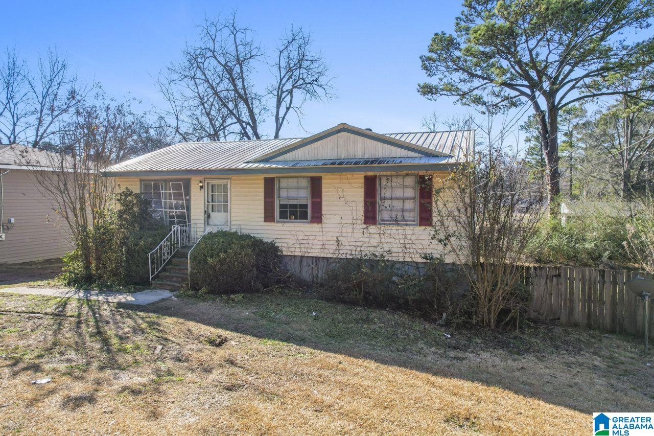 1652 Roberta Lane Birmingham, AL 35214 - Photo 3 of 34