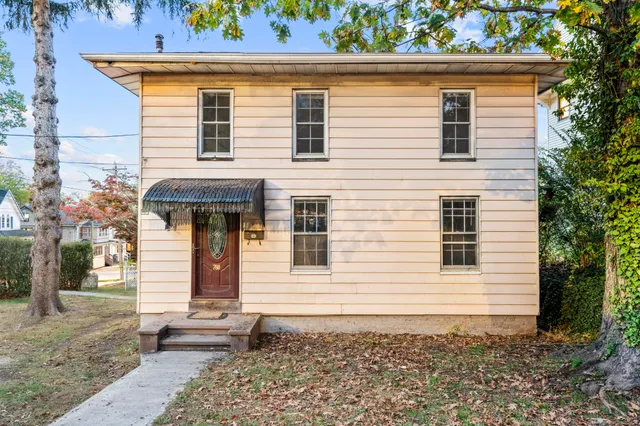 $249,999 | 760 Broad Street, Meriden, CT 06450