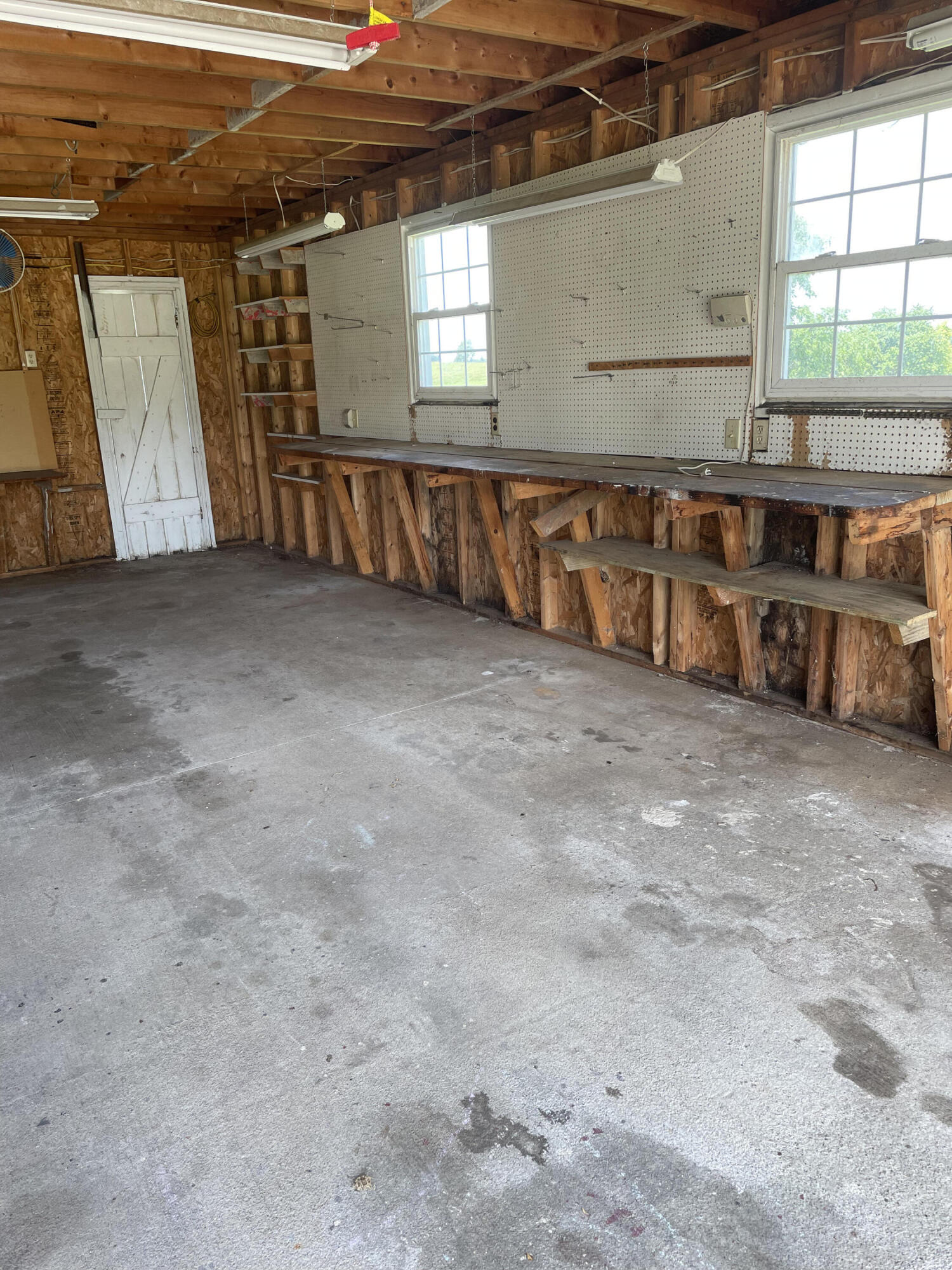 835 Lexington Road Lancaster, KY 40444 - Photo 19 of 31 Garage 4
