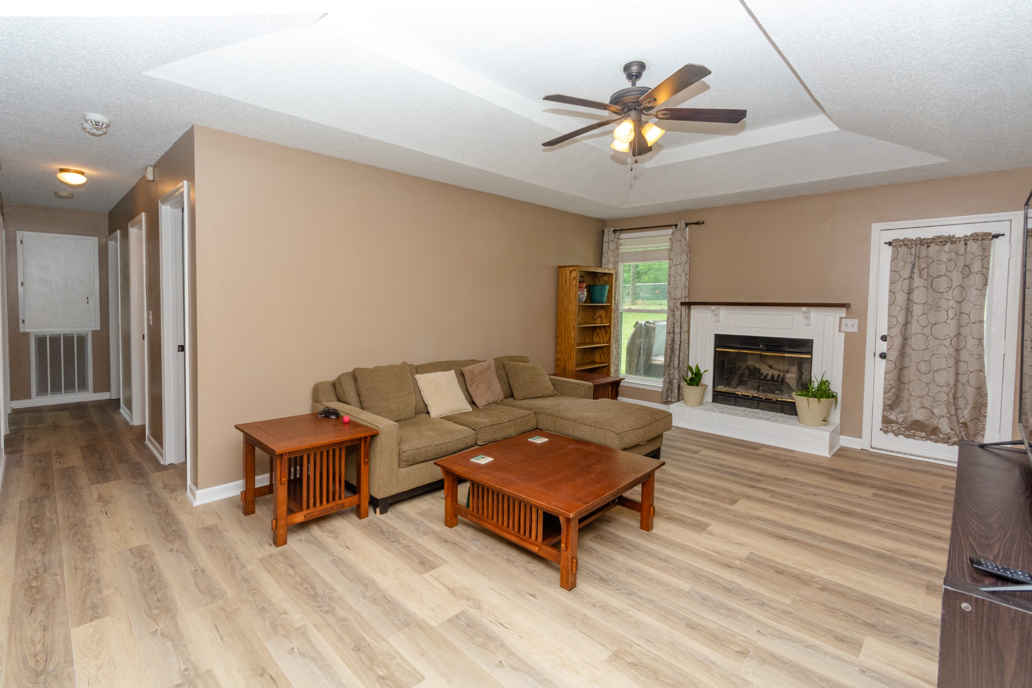 844 Lennox Road Clarksville, TN 37042 - Photo 3 of 16 Gallery Image 3