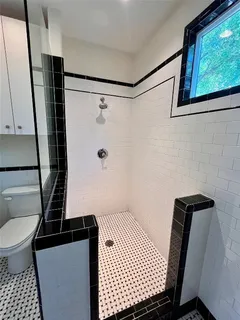 $3,450 | 2209 East 18th Street, Unit A, Austin, TX 78702