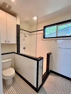 $3,450 | 2209 East 18th Street, Unit A, Austin, TX 78702