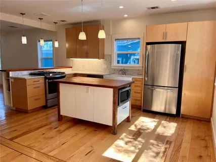 $3,450 | 2209 East 18th Street, Unit A, Austin, TX 78702