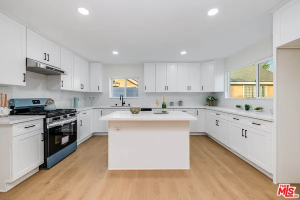 $1,595,000 | 1207 West Orange Grove Avenue, Burbank, CA 91506