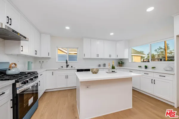 $1,595,000 | 1207 West Orange Grove Avenue, Burbank, CA 91506