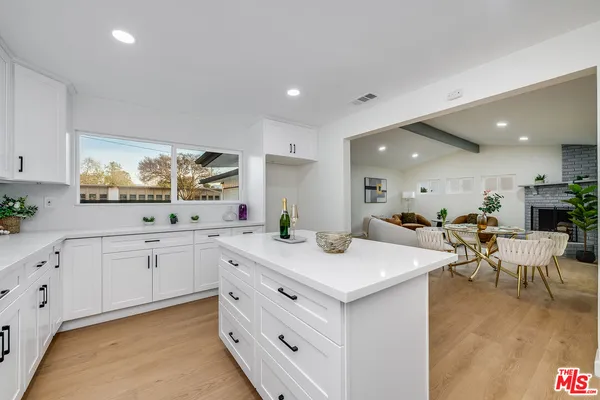 $1,595,000 | 1207 West Orange Grove Avenue, Burbank, CA 91506