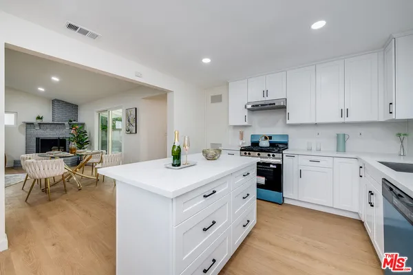 $1,595,000 | 1207 West Orange Grove Avenue, Burbank, CA 91506