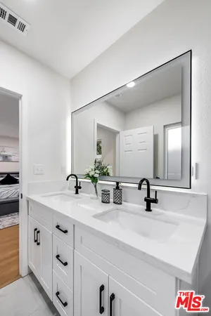 $1,595,000 | 1207 West Orange Grove Avenue, Burbank, CA 91506