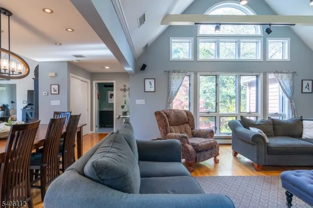 $750,000 | 9 Wayside Lane, Lebanon, NJ 08833