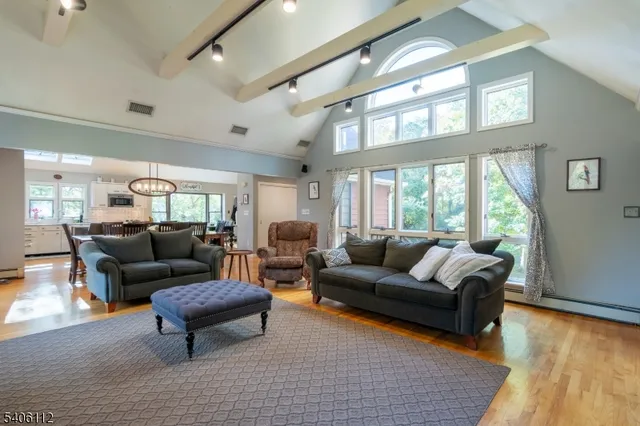 $750,000 | 9 Wayside Lane, Lebanon, NJ 08833