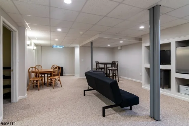 $750,000 | 9 Wayside Lane, Lebanon, NJ 08833