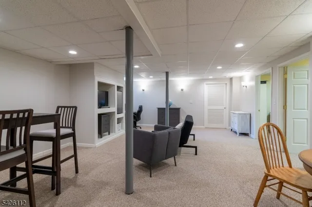 $750,000 | 9 Wayside Lane, Lebanon, NJ 08833