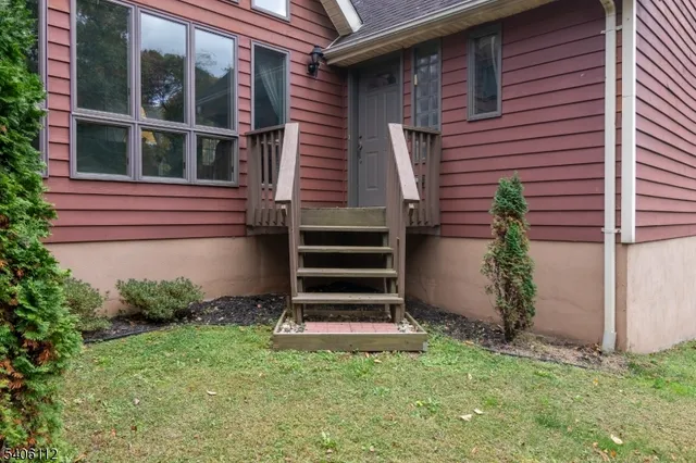 $750,000 | 9 Wayside Lane, Lebanon, NJ 08833