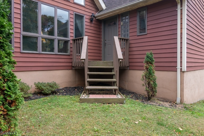 9 Wayside Lane Lebanon, NJ 08833 - Photo 30 of 40 a front view of a house with a garden