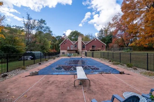 $750,000 | 9 Wayside Lane, Lebanon, NJ 08833