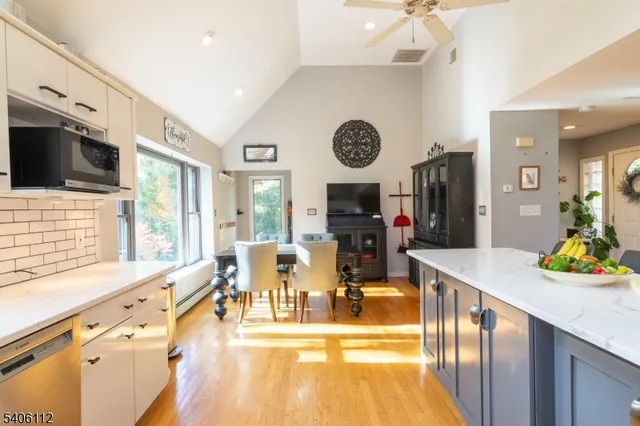 $750,000 | 9 Wayside Lane, Lebanon, NJ 08833