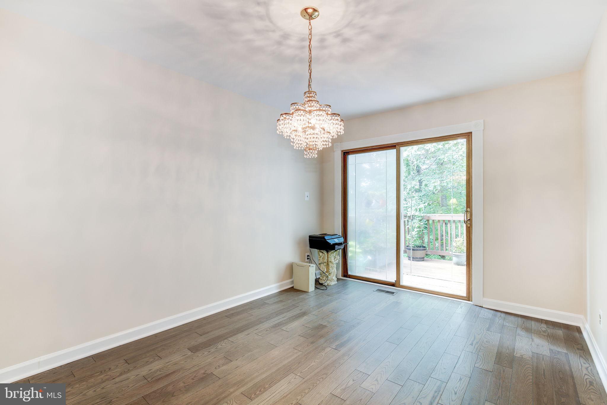 14523 Cambridge Circle Laurel, MD 20707 - Photo 11 of 39 Dining room