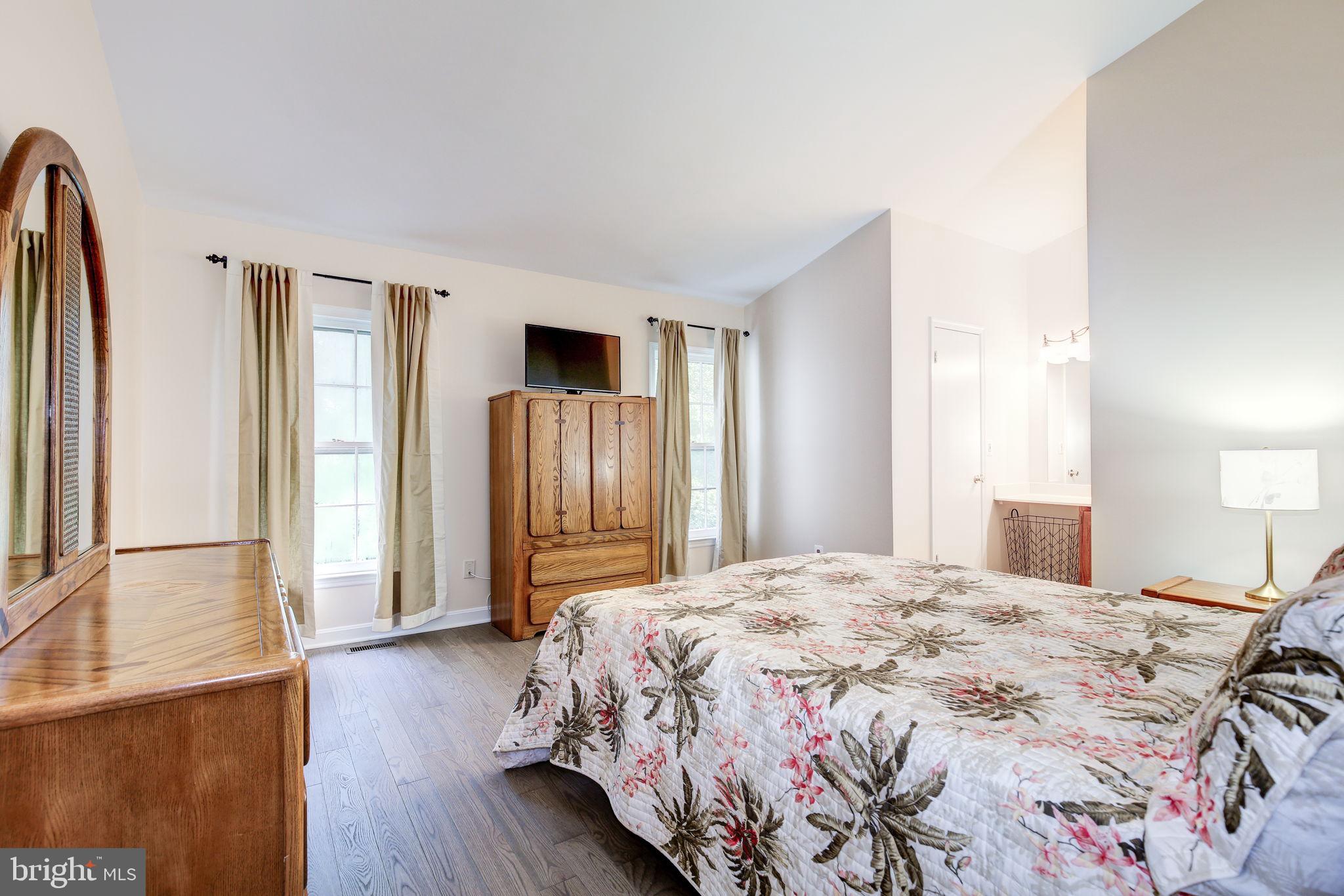 14523 Cambridge Circle Laurel, MD 20707 - Photo 21 of 39 Primary suite