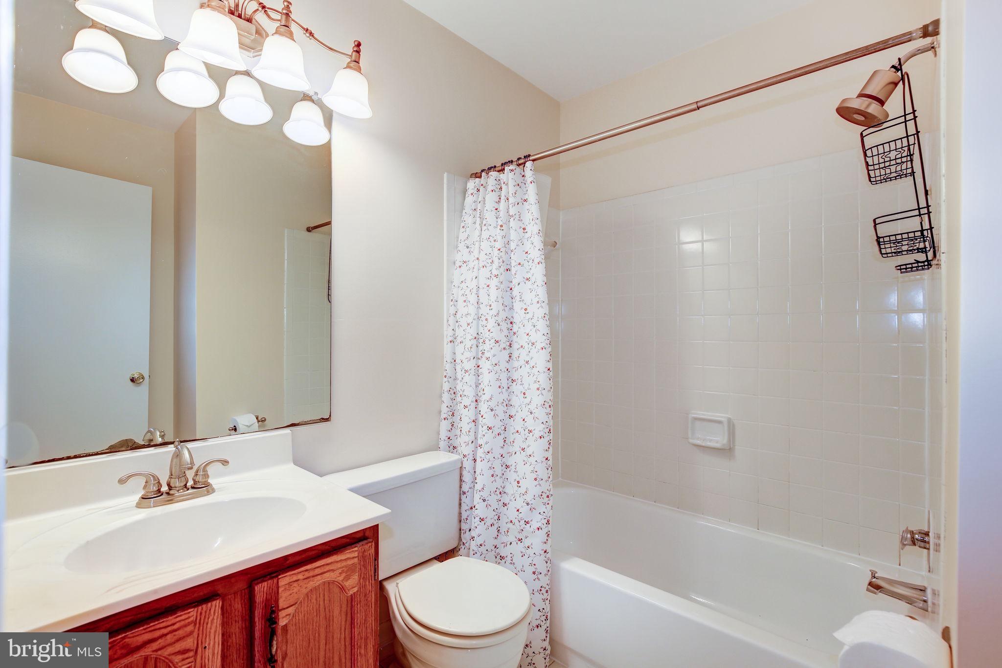 14523 Cambridge Circle Laurel, MD 20707 - Photo 29 of 39 Upper level full 2nd bath