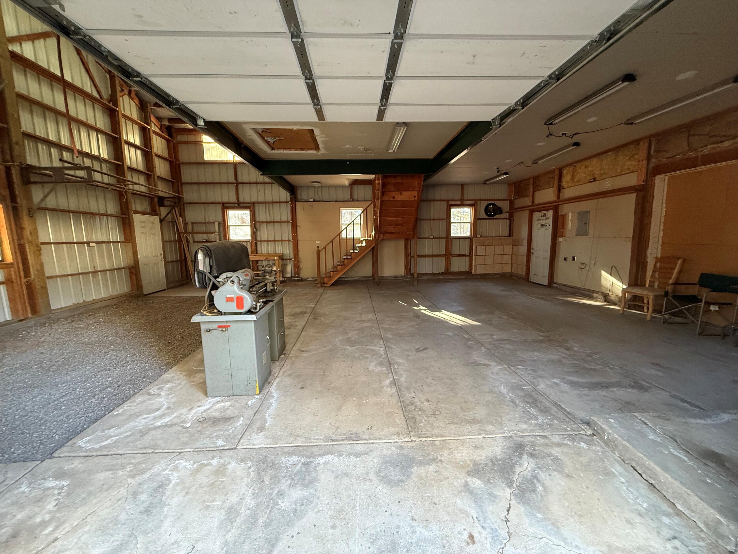 7623 Prairie Dog Drive Bonanza, OR 97623 - Photo 43 of 51 Shop Interior