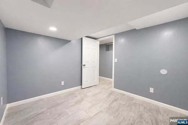 $2,990 | 413 South 16th Street, Unit 1, Newark, NJ 07103