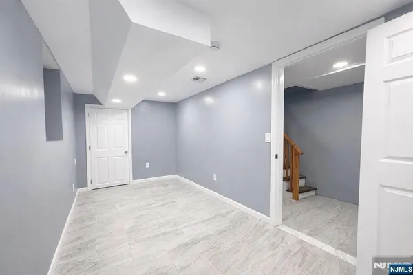 $2,990 | 413 South 16th Street, Unit 1, Newark, NJ 07103