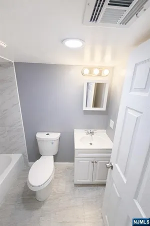 $2,990 | 413 South 16th Street, Unit 1, Newark, NJ 07103