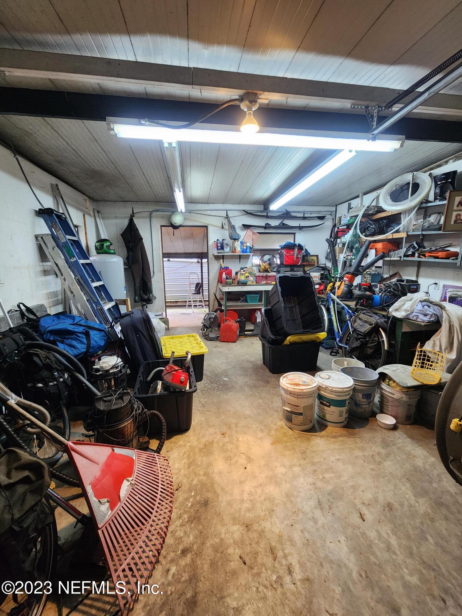 117 Bumpy Road Melrose, FL 32666 - Photo 23 of 34 Garage