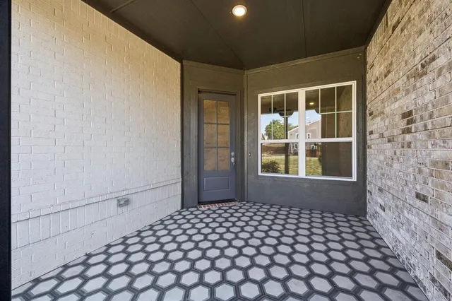 $607,000 | 305 Sunset Lane, Unit 102, Fort Worth, TX 76114