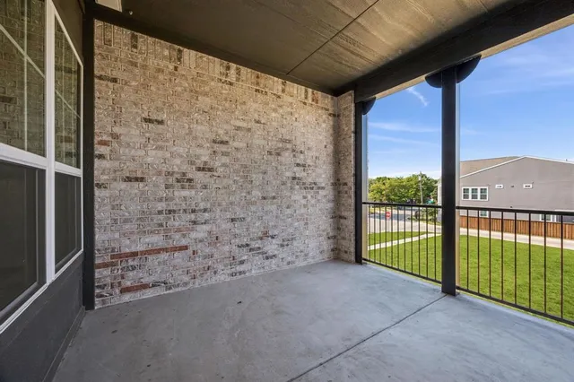 $607,000 | 305 Sunset Lane, Unit 102, Fort Worth, TX 76114