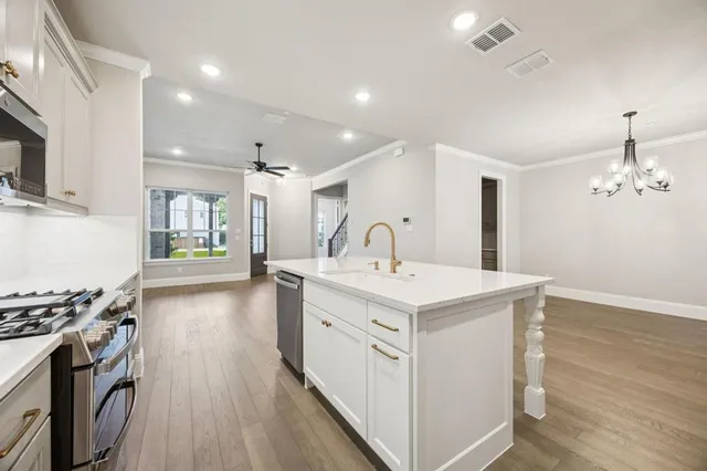 $607,000 | 305 Sunset Lane, Unit 102, Fort Worth, TX 76114