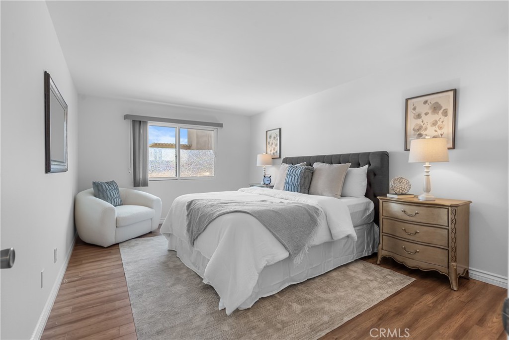 2468 Mohawk Street, Unit 202 Pasadena, CA 91107 - Photo 18 of 29 a bedroom with bed and window