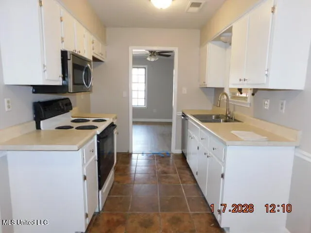 $1,900 | 8278 Lakeshore Drive West, Southaven, MS 38671