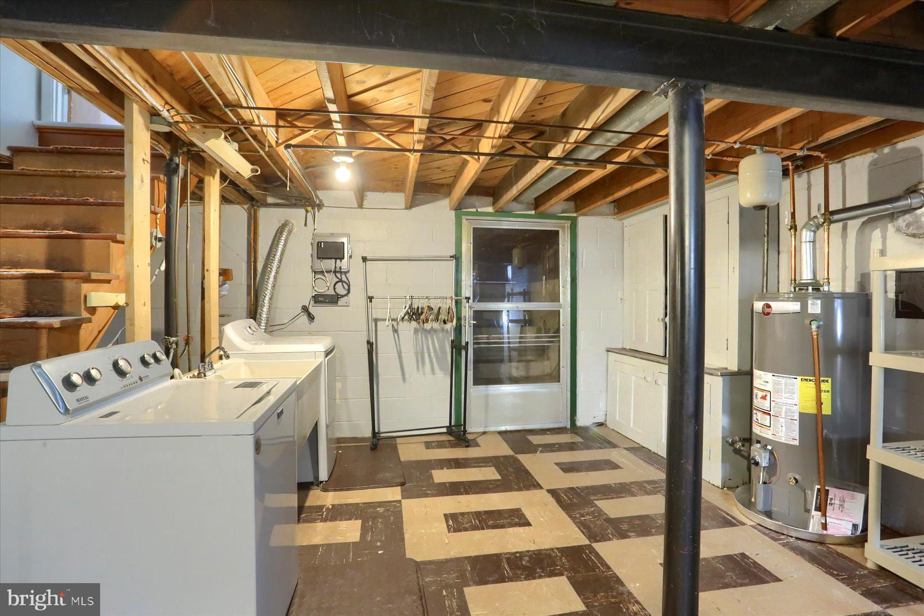 3240 Cloverfield Road Harrisburg, PA 17109 - Photo 20 of 28 a bathroom with a sink toilet and shower
