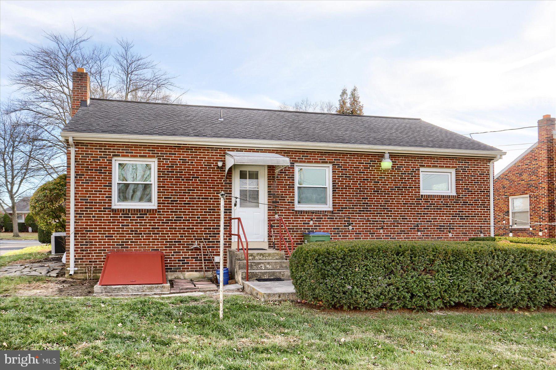 3240 Cloverfield Road Harrisburg, PA 17109 - Photo 25 of 28 a front view of a house with a yard