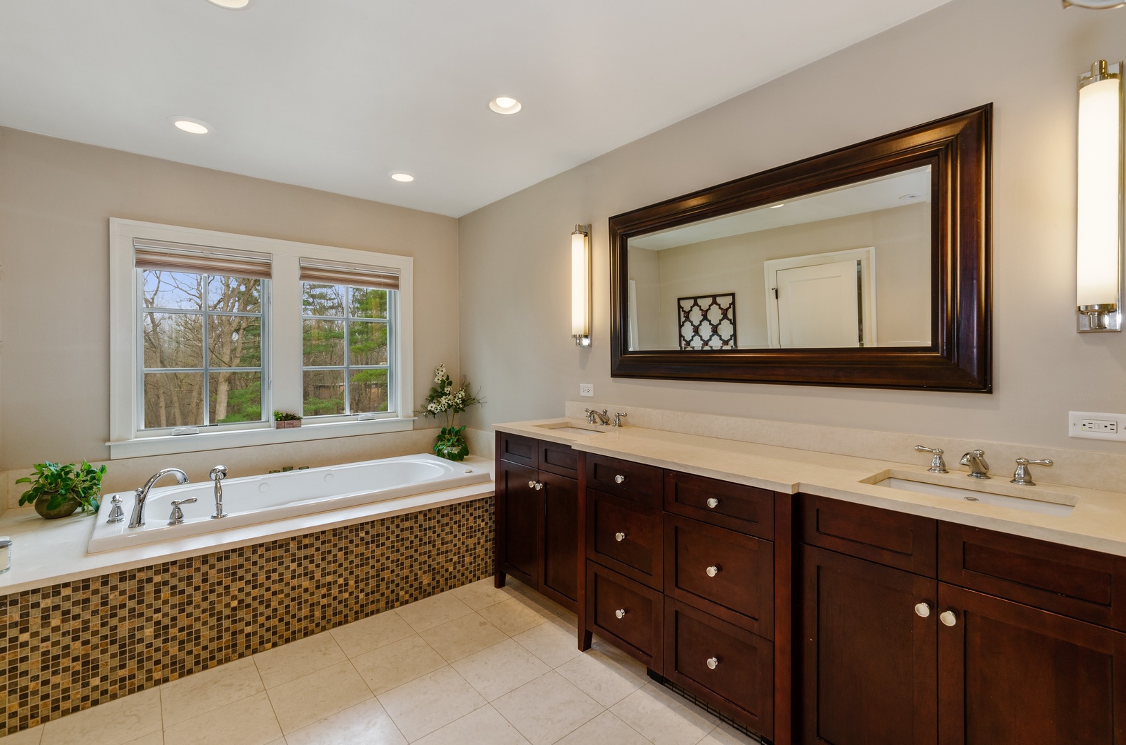1360 Ridge Road Highland Park, IL 60035 - Photo 20 of 34
